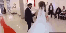 عروسة وعريس فرح خطوبة خطبة غريبة رقص أذرغ أصابع GIF - Bride Groom Marriage Wedding GIFs
