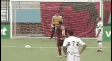 Pênalti Engraçado / Futebol GIF - Soccer Kick Trick GIFs