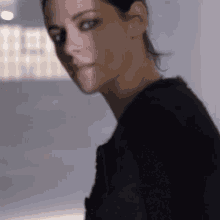 Kristen Stewart Come With Me GIF - Kristen Stewart Come With Me Follow GIFs