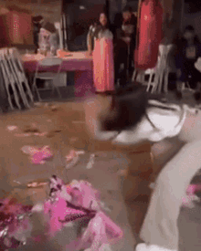 Iznoren Girl Smashing Piñata GIF - Iznoren Girl Smashing Piñata GIFs