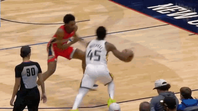 Donovan Mitchel CROSSOVER ankle-breaker for a 3 pointer! #nba #highlig