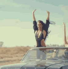 Here I Come GIF - Excited Party GIFs