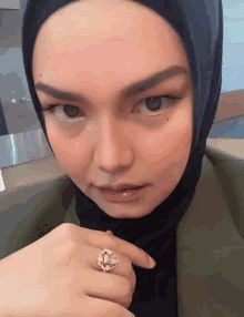Siti Nurhaliza Berbisik GIF - Siti Nurhaliza Berbisik GIFs