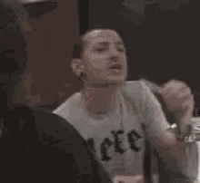 Chester Eatingries GIF - Chester Eatingries Linkin Park GIFs