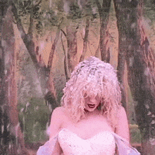 Courtney Love Hole GIF - Courtney Love Courtney Hole GIFs
