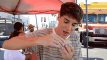 Eating Raphael Gomes GIF - Eating Raphael Gomes Having A Snack GIFs
