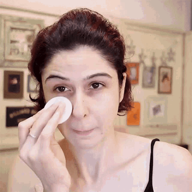 Applying Makeup Scherezade Shroff GIF - Applying Makeup Scherezade Shroff Makeup GIFs