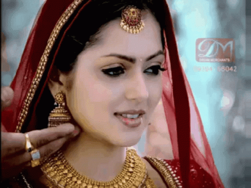 indian-attire-beautiful-girl.gif