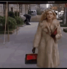 Sarahjessicaparker Shopping GIF - Sarahjessicaparker Shopping Sex And The City GIFs