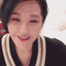 许晴 微笑 回头 美女 转身 GIF - Xu Qing Smile Beauty GIFs