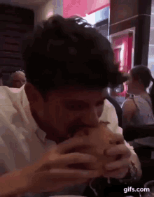 Carlos Right Eating GIF - Carlos Right Eating Burger GIFs