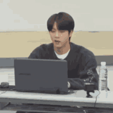 Seokjin Typing GIF - Seokjin Typing Bts Seokjin GIFs