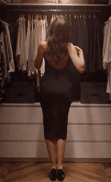 Getting Ready Going Out GIF - Getting Ready Going Out Hot Wife GIFs