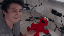 Michael Reeves Trigger Me Elmo GIF - Michael Reeves Trigger Me Elmo Gag GIFs
