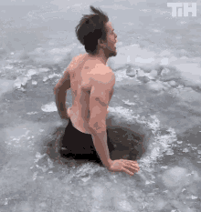 swimming-in-ice-challenge.gif 