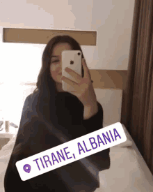 Erza Muqoli Selfie GIF - Erza Muqoli Selfie Mirror GIFs