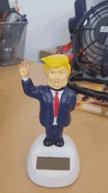 Trump Trump Wave GIF - Trump Trump Wave President Trump GIFs