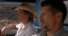 Kevin Bacon Valentine Val Mckee GIF - Kevin Bacon Valentine Val Mckee Fred Ward GIFs