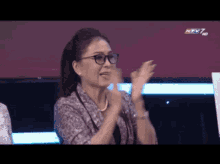 Kim Xuan Nsnd Kim Xuan GIF - Kim Xuan Nsnd Kim Xuan Clapping GIFs