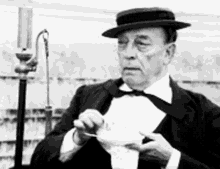 Tea Buster Keaton GIF - Tea Buster Keaton The Railrodder GIFs
