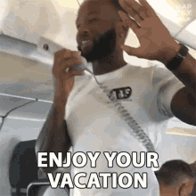 Enjoy Your Vacation Happy GIF - Enjoy Your Vacation Happy Smile GIFs
