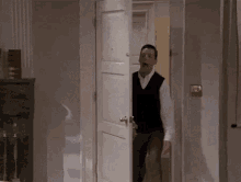 Sean Hayes W Ill And Grace GIF - Sean Hayes W Ill And Grace Hips GIFs