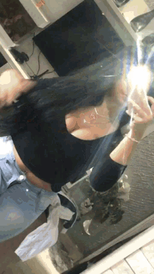 Stefany Ribeiro Selfie GIF - Stefany Ribeiro Selfie Mirror GIFs