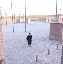 Parkour People Are Awesome GIF - Parkour People Are Awesome Climb Up GIFs