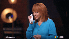 Wiping Tears Reba Mcentire GIF - Wiping Tears Reba Mcentire The Voice GIFs