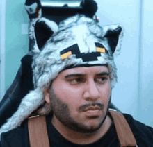 Wolf Game Farmer Wolf Game Cosplay GIF - Wolf Game Farmer Wolf Game Cosplay Dom Bola GIFs