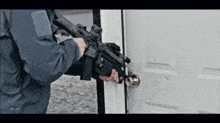 Breaching Shotgun GIF - Breaching Shotgun Entry GIFs