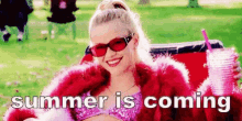 Summer Is Coming Elle Woods GIF - Summer Is Coming Elle Woods Smiling GIFs