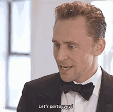 Hiddleston Lets Party GIF - Hiddleston Lets Party GIFs