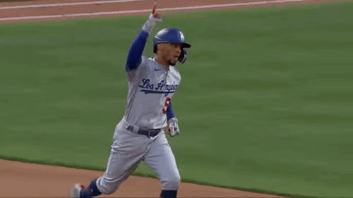 La Dodgers Mookie Betts GIF - La dodgers Mookie Betts Dodgers - Discover &  Share GIFs