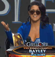 Bayley Come On Hand Gesture GIF - Bayley Come On Hand Gesture Cute GIFs