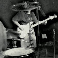 Bass Riff Tim Commerford GIF - Bass Riff Tim Commerford Rage Against The Machine GIFs
