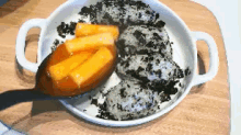 주먹밥 떡볶이 환상궁합 GIF - Rice Ball Spicy Rice Cake Tteokbokki GIFs