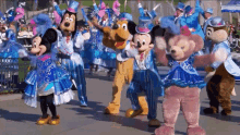 Disneyland Parade GIF - Disneyland Parade Disney GIFs