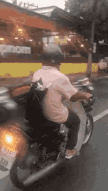 This Kind Of Traffic Back Rider GIF - This Kind Of Traffic Back Rider Cat GIFs