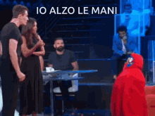Giovannino Alzo Le Mani GIF - Giovannino Alzo Le Mani Non Lo So GIFs