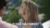 a woman says y que hacemos in a netflix ad