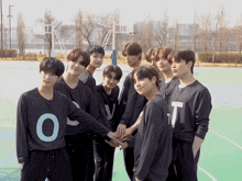 Andteam Andteam Ot9 GIF - Andteam Andteam Ot9 Andteam Hands In GIFs