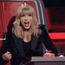 Taylor Swift Happy GIF - Taylor Swift Happy Excited GIFs