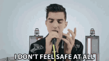 I Dont Feel Safe At All Unprotected GIF - I Dont Feel Safe At All Unprotected Dangerous GIFs