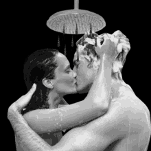 kiss intimate hot couple shower
