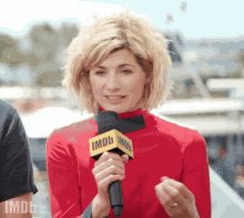 Jodie Whittaker Its More Fun In There GIF - Jodie Whittaker Its More Fun In There Interview GIFs