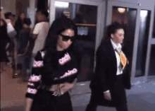 Nicki Walking GIF - Nicki Walking Paparazzi GIFs