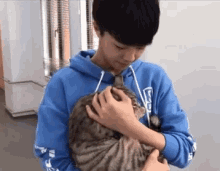 Guy With A Cat Holding A Cat GIF - Guy With A Cat Holding A Cat Nongnong GIFs