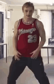 Ben Hardy Maria Hardy GIF - Ben Hardy Maria Hardy Pointing GIFs