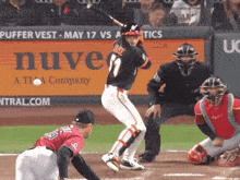 a baseball player with the number 31 on his jersey